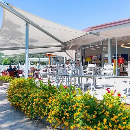 Village Baia Azzurra Club Campingplatz